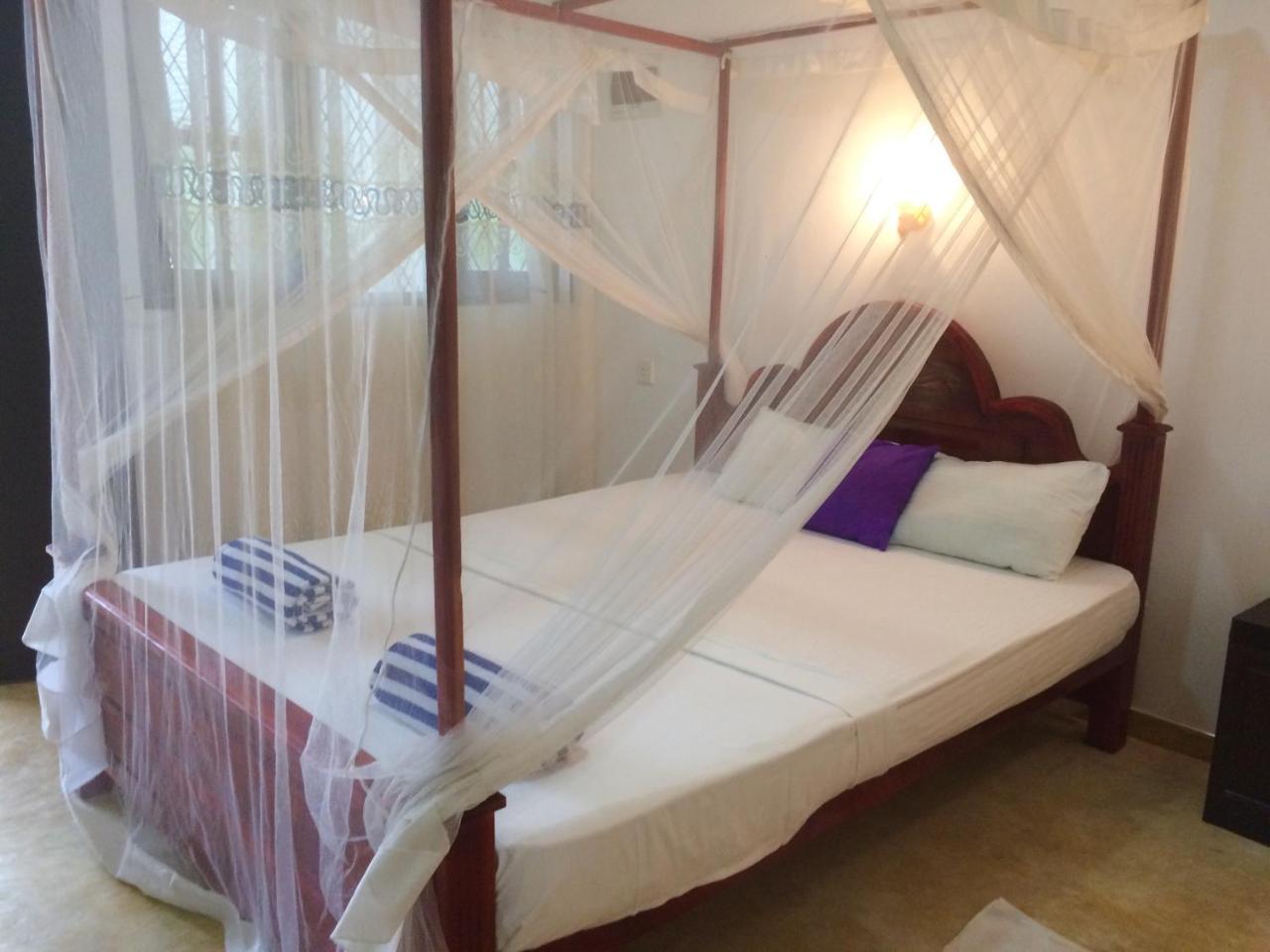 Aloha Beach Resort Тангалла Экстерьер фото