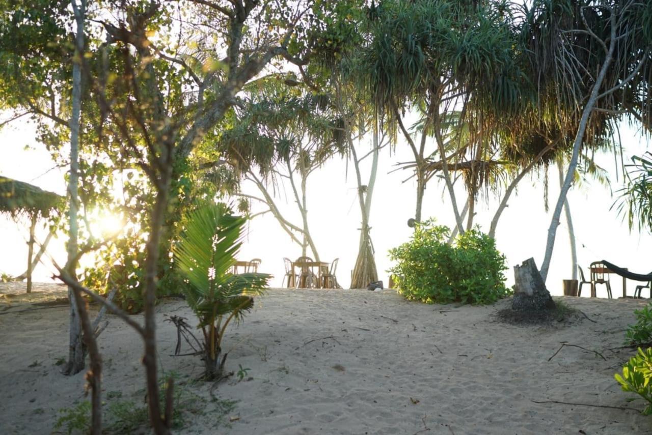 Aloha Beach Resort Тангалла Экстерьер фото